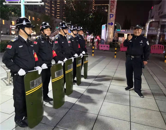 不忘初心勇?lián)?dāng)、牢記使命保平安